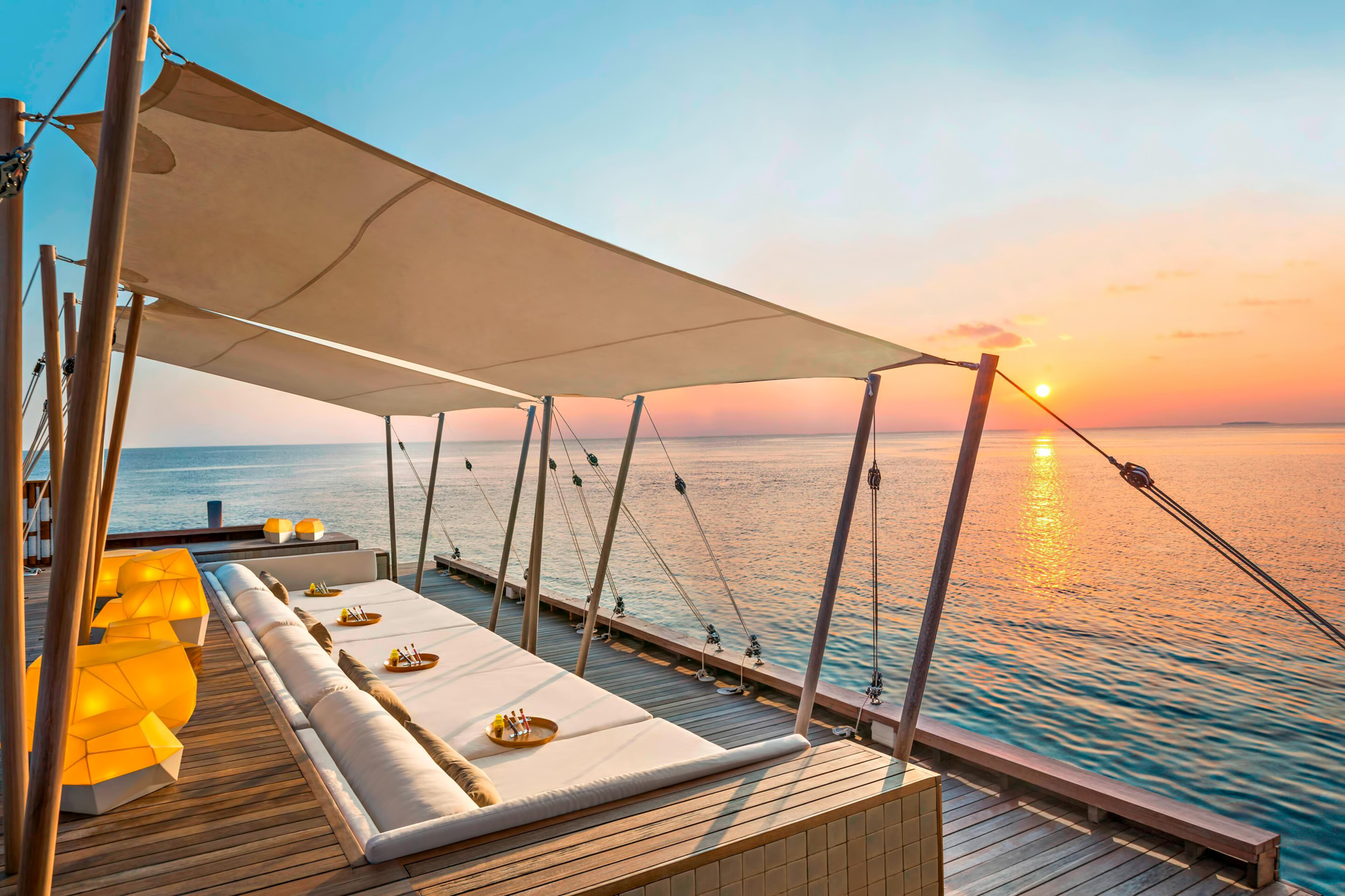 088 – W Maldives Resort – Fesdu Island, Maldives – SIP Bar Sunset