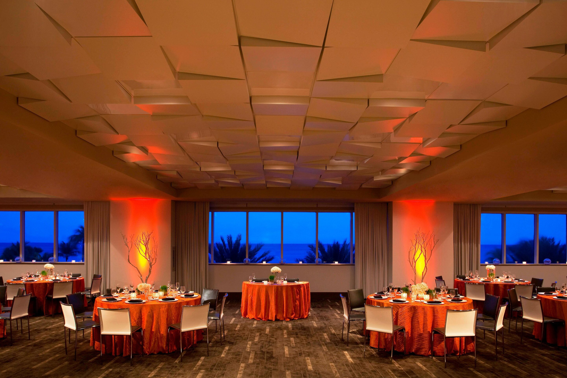 W Fort Lauderdale Hotel - Fort Lauderdale, FL, USA - Studio Room Social Setup