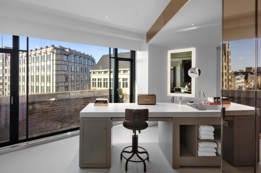 W Amsterdam Hotel - Amsterdam, Netherlands - WOW Exchange One Bedroom Studio Suite Desk