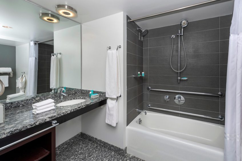 W Boston Hotel - Boston, MA, USA - Wonderful Guest Bathroom Tub