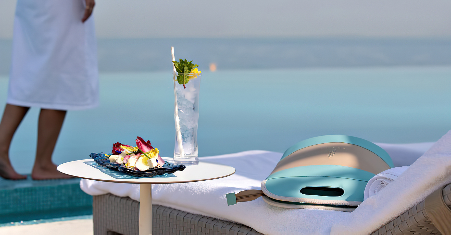 Burj Al Arab Jumeirah Hotel - Dubai, UAE - Terrace Poolside