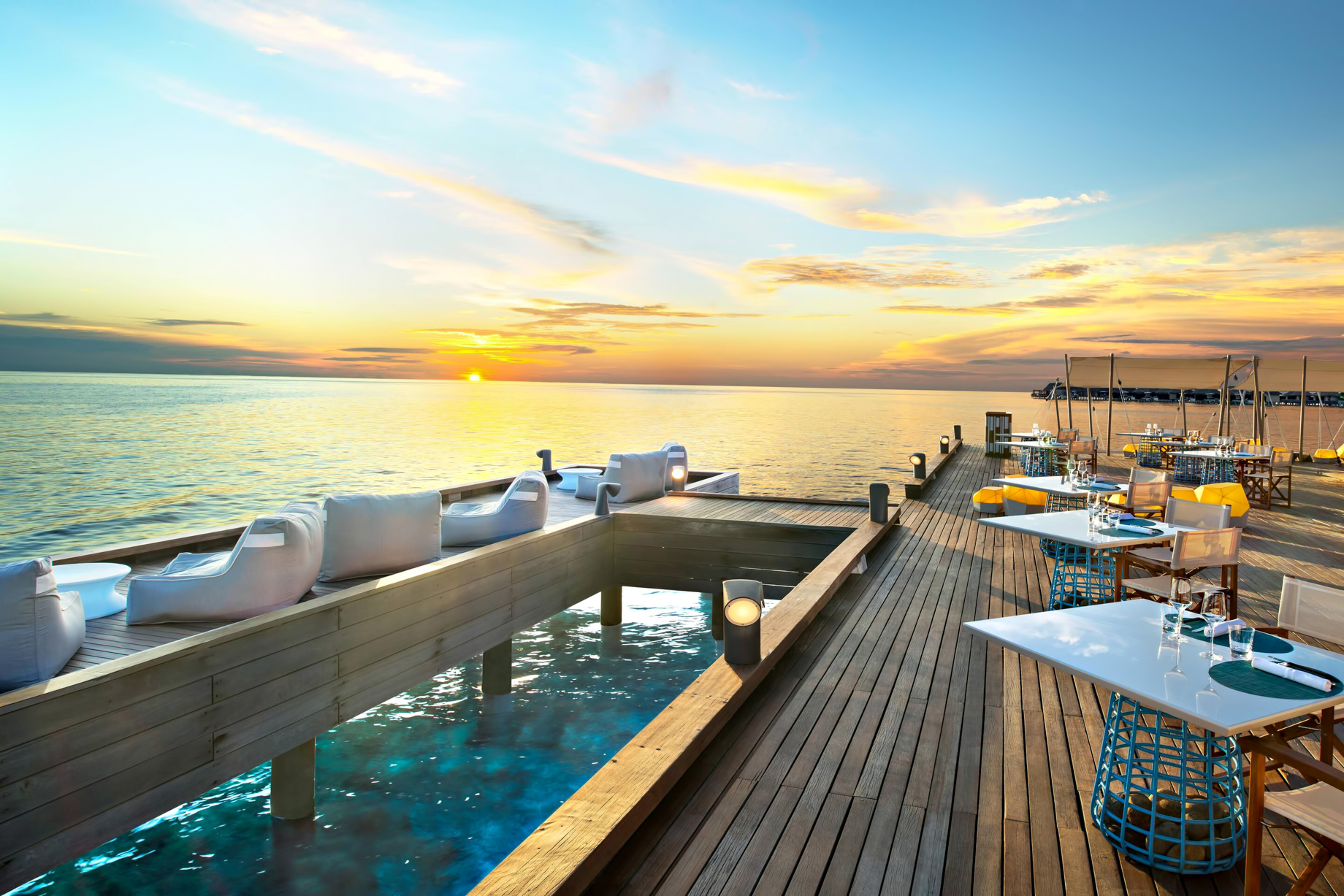 095 – W Maldives Resort – Fesdu Island, Maldives – FISH Deck Sunset