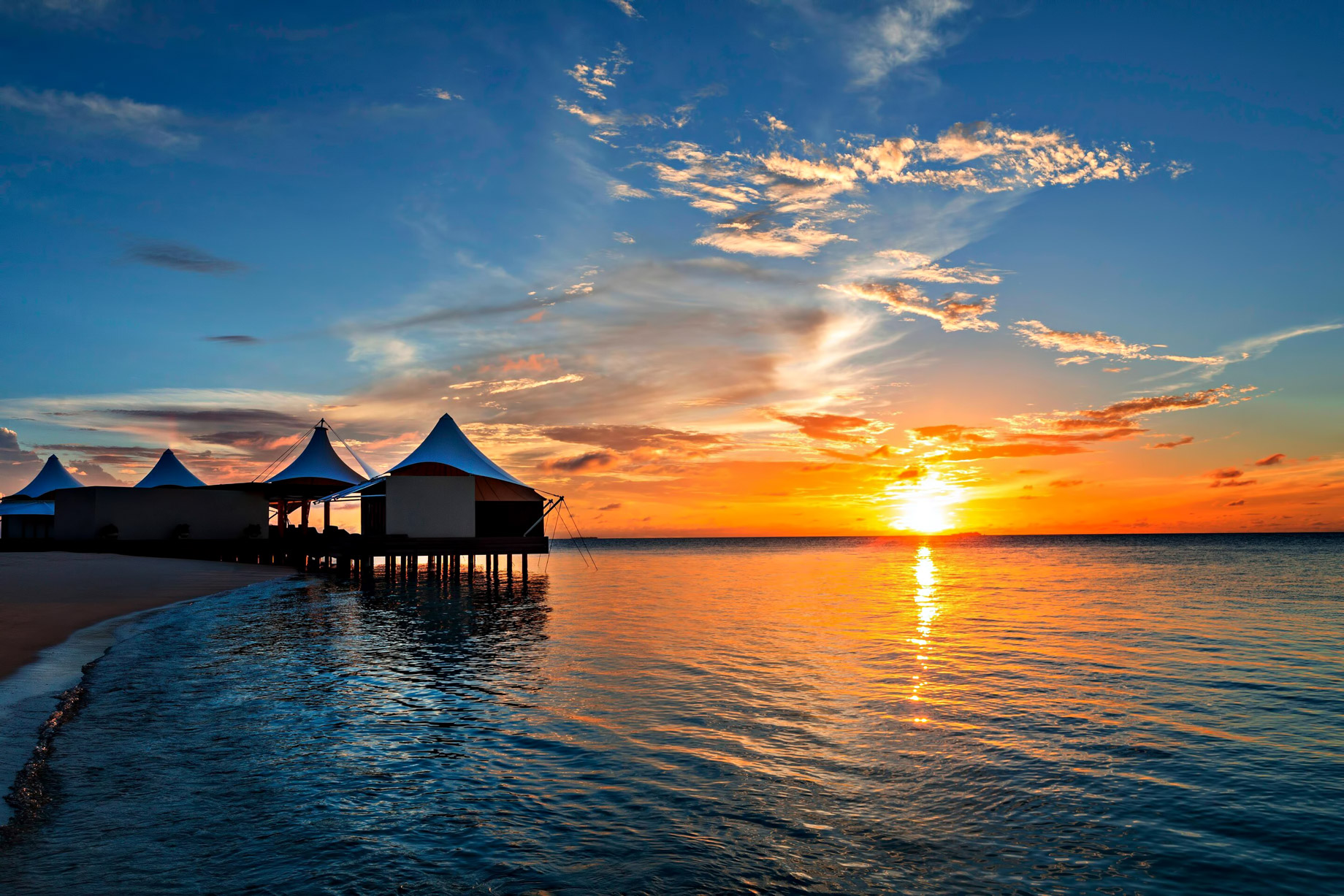 097 – W Maldives Resort – Fesdu Island, Maldives – AWAY Spa Sunset