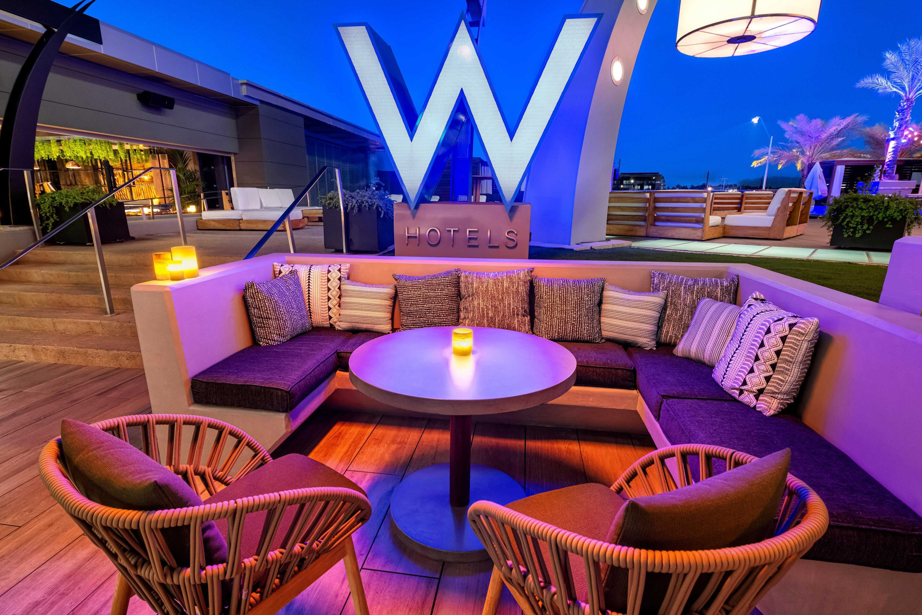 W Scottsdale Hotel – Scottsdale, AZ, USA – Cottontail Cafe and Lounge