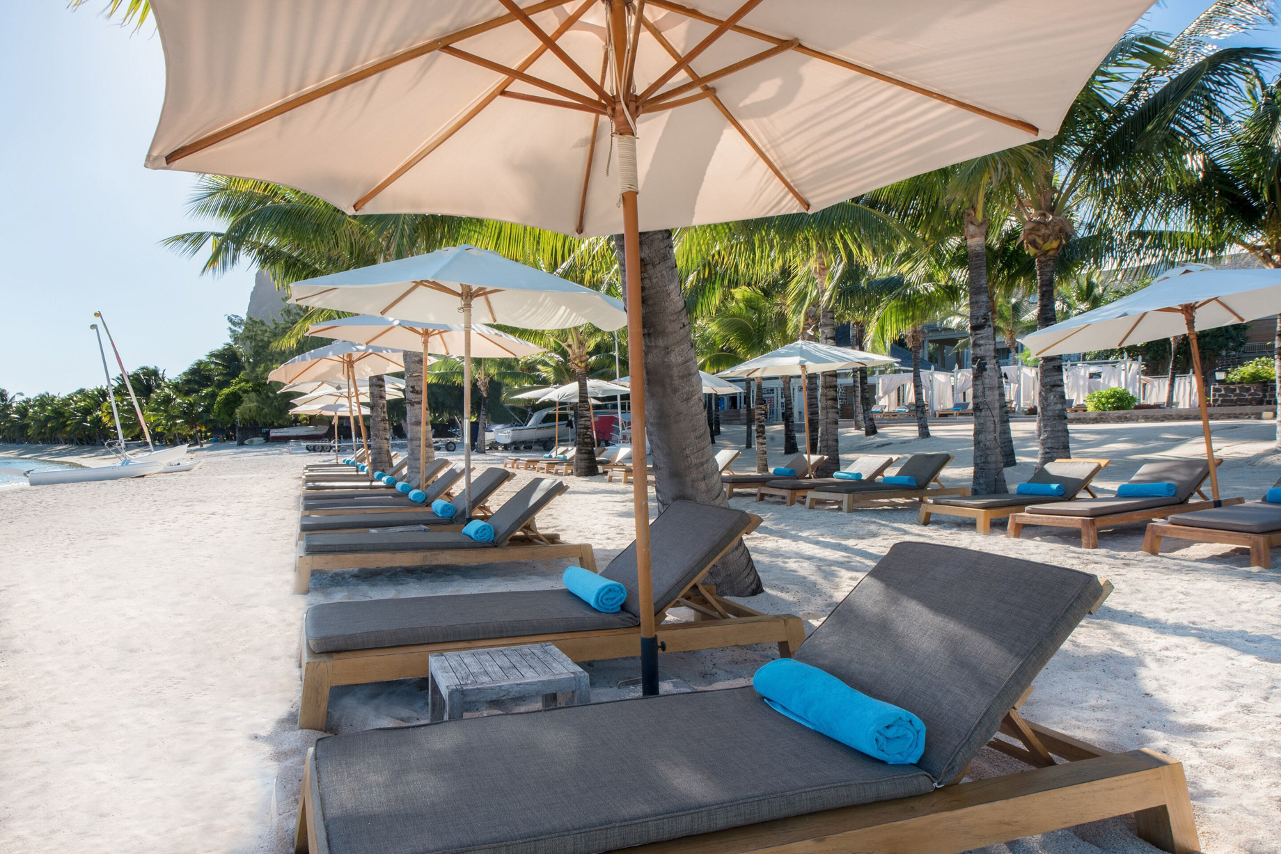 JW Marriott Mauritius Resort - Mauritius - The Beach Lounge Chairs