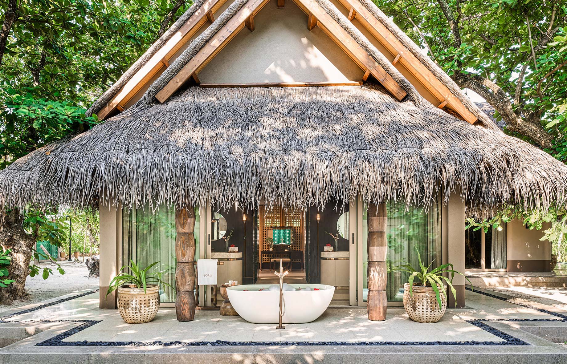 JOALI Maldives Resort - Muravandhoo Island, Maldives - Luxury Villa Outdoor Bathtub