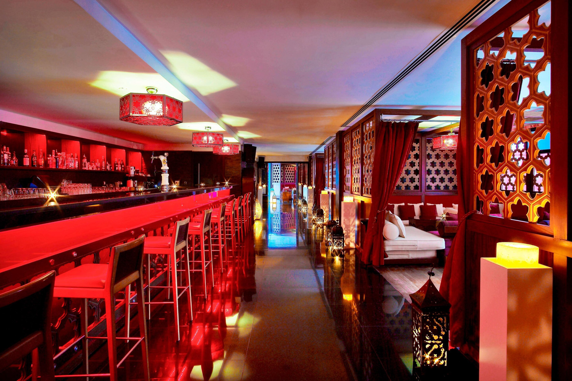 W Doha Hotel - Doha, Qatar - Wahm Lounge Seating