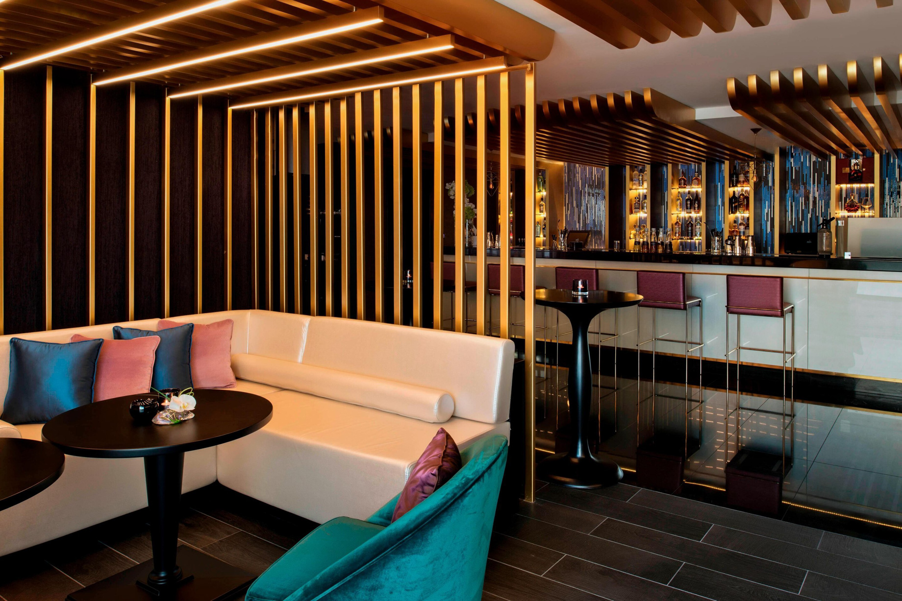 W Doha Hotel – Doha, Qatar – Wahm Lounge Booth