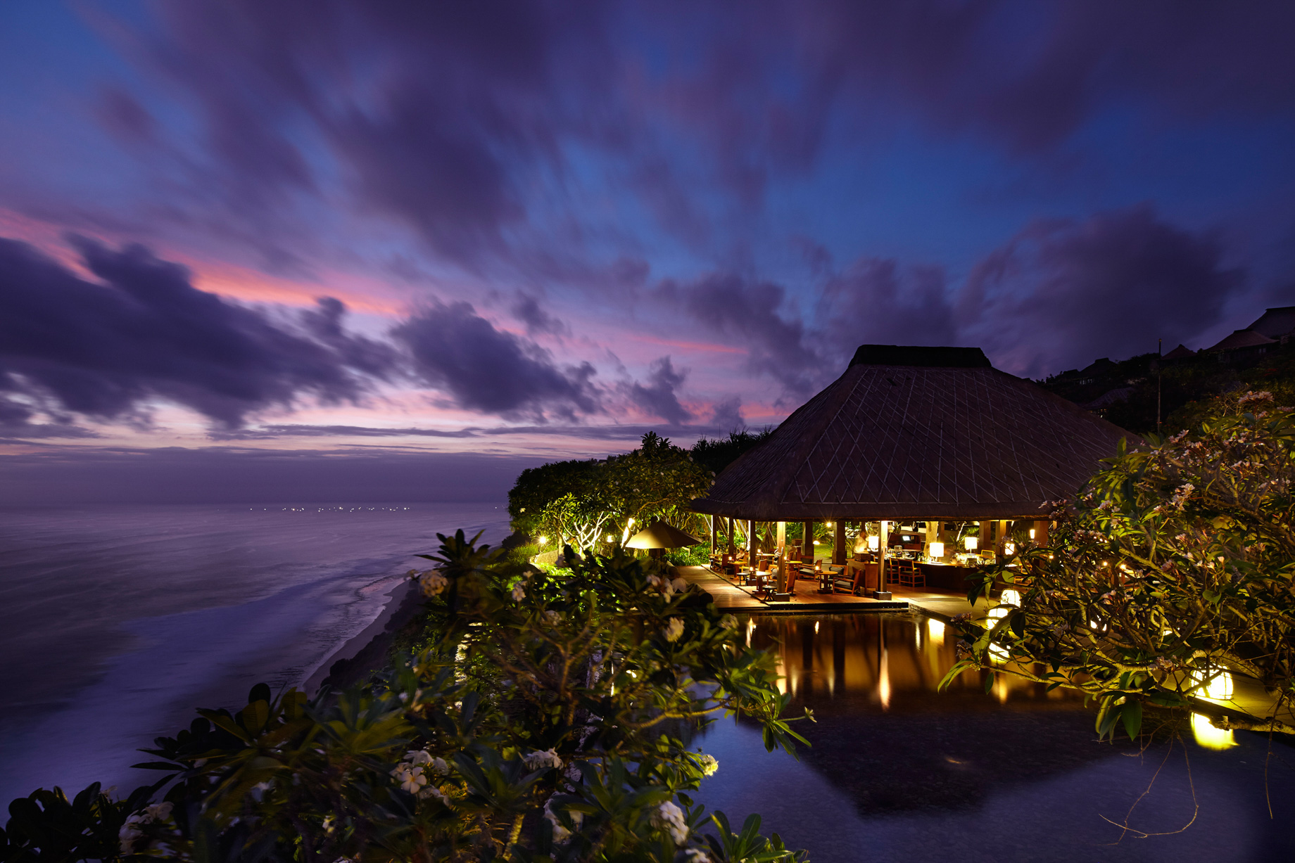 Bvlgari Resort Bali – Uluwatu, Bali, Indonesia – The Bvlgari Bar Night Ocean View