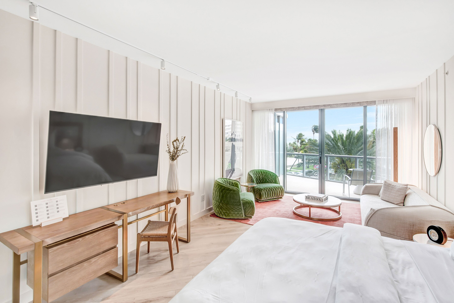 W South Beach Hotel – Miami Beach, FL, USA – Splendid Studio Living Area