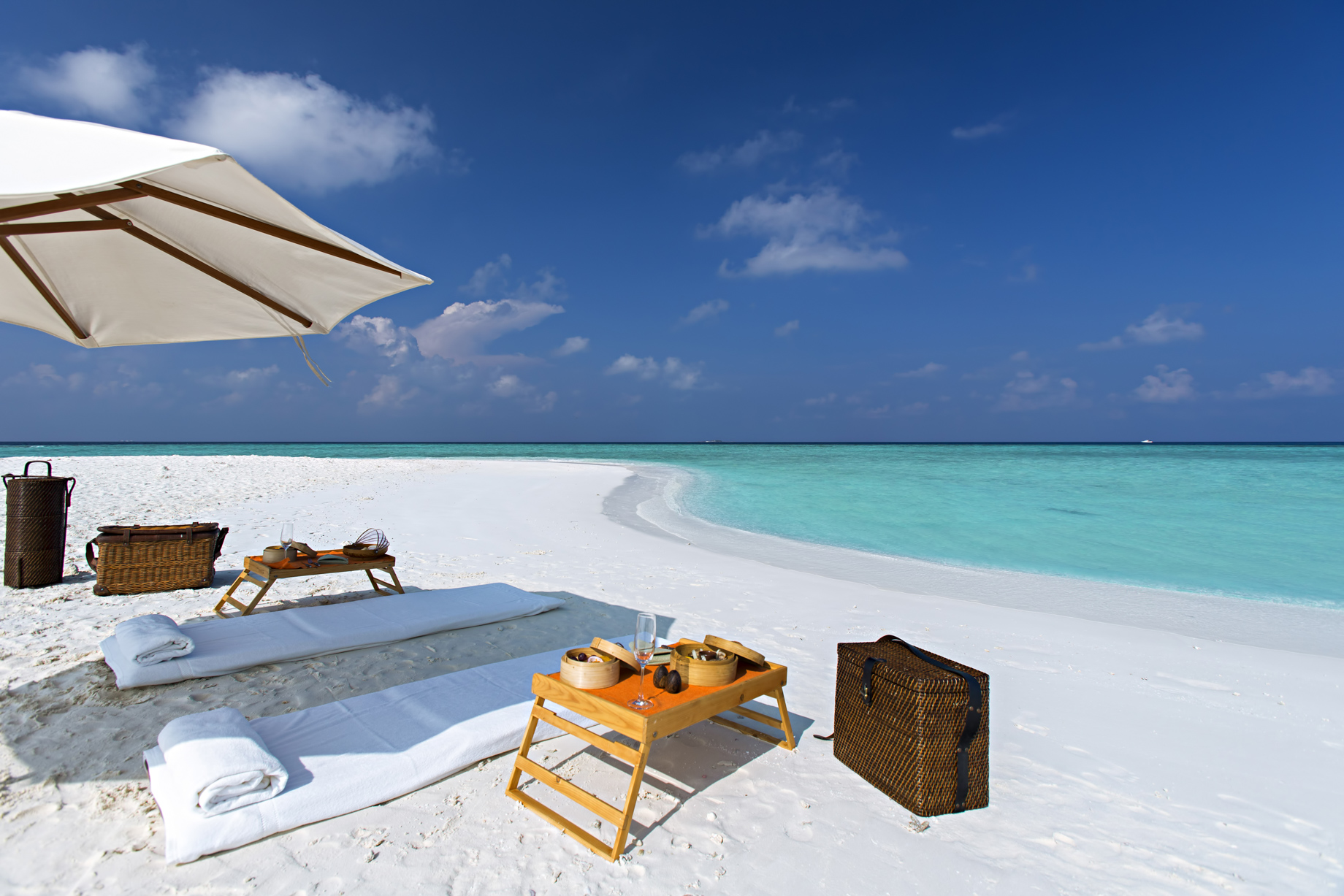 Gili Lankanfushi Resort – North Male Atoll, Maldives – Tropical Beach Oceanfront Dining
