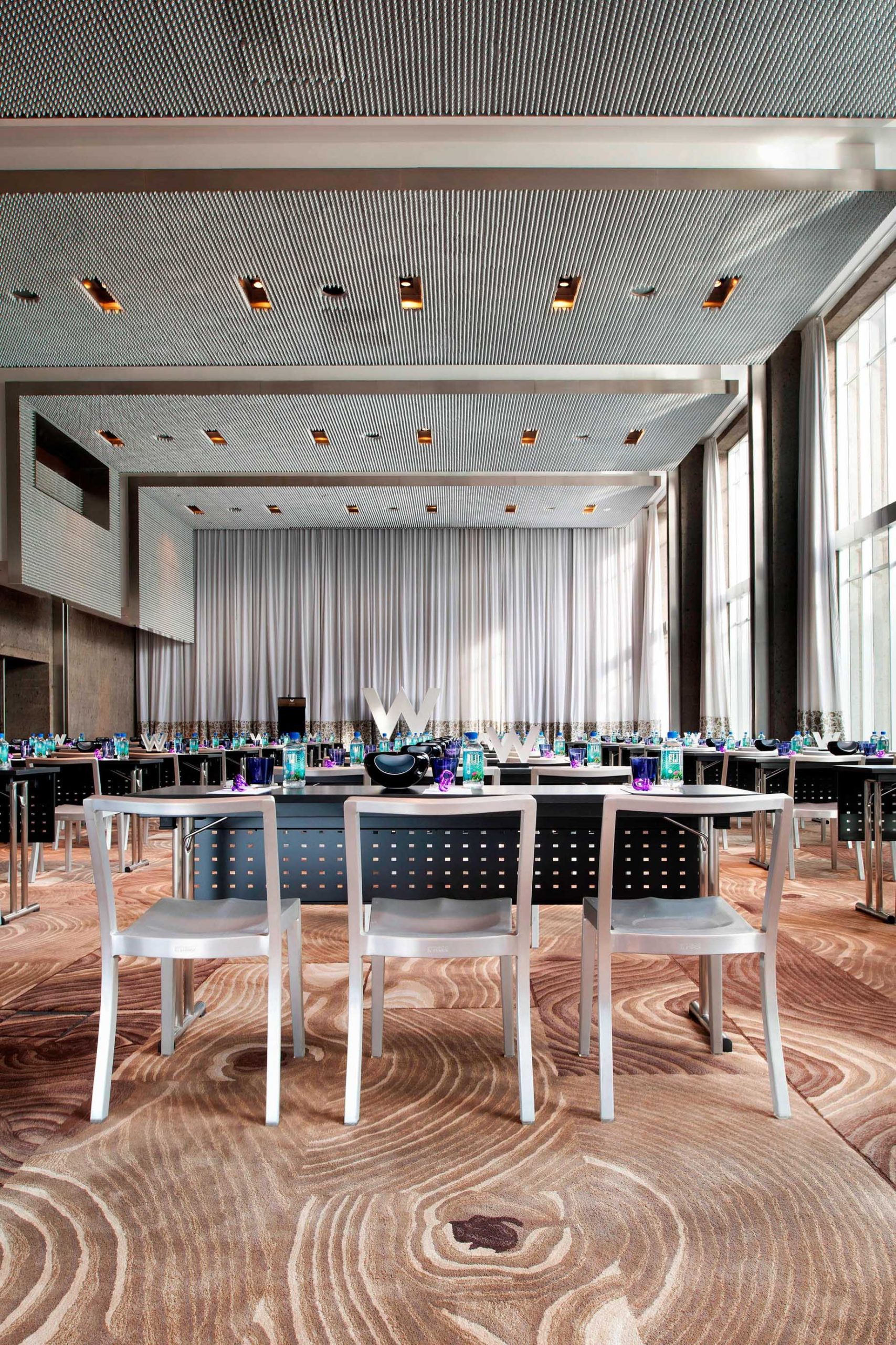 W Bali Seminyak Resort - Seminyak, Indonesia - Great Room Tables