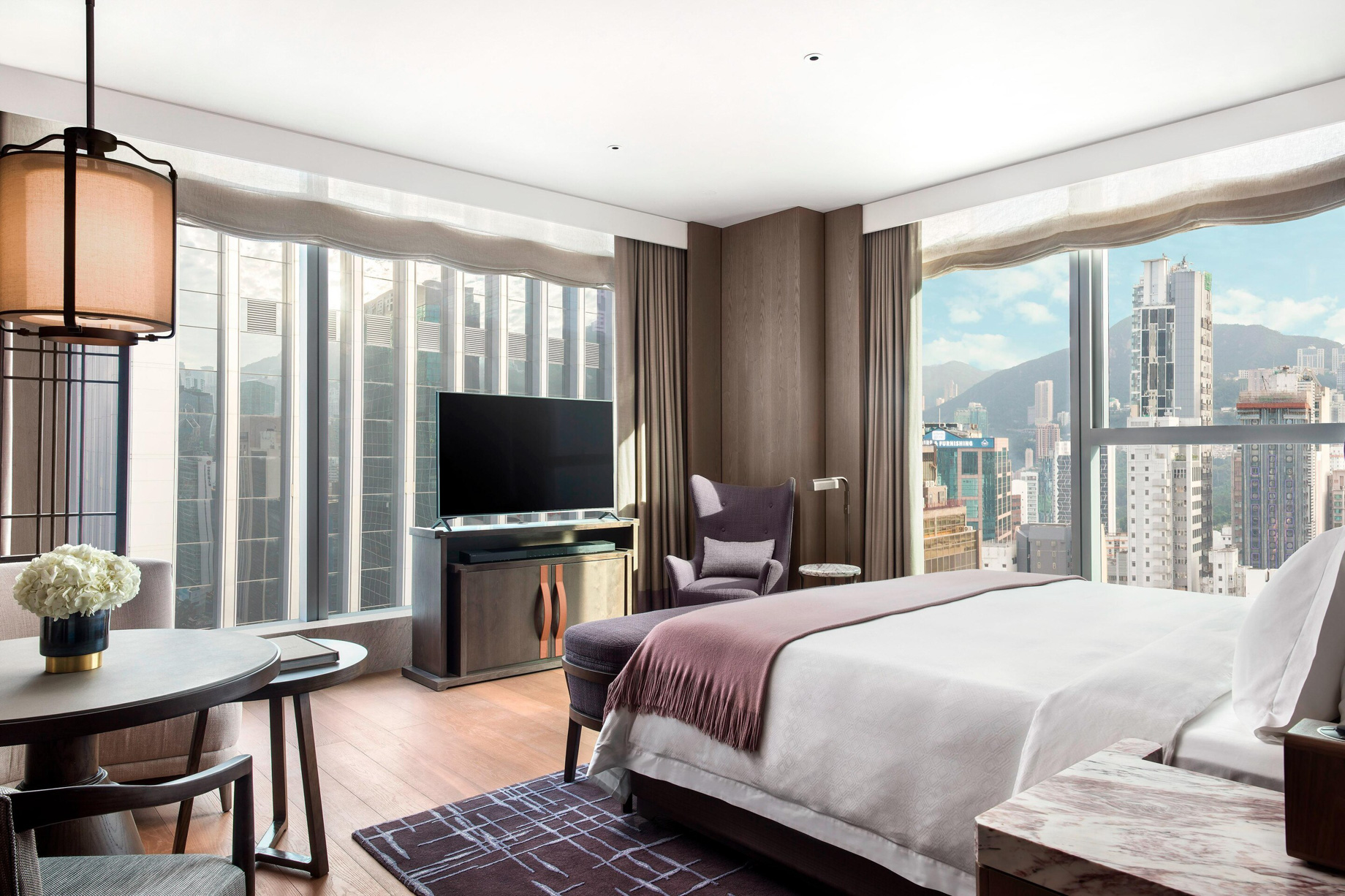The St. Regis Hong Kong Hotel - Wan Chai, Hong Kong - Grand Deluxe Room