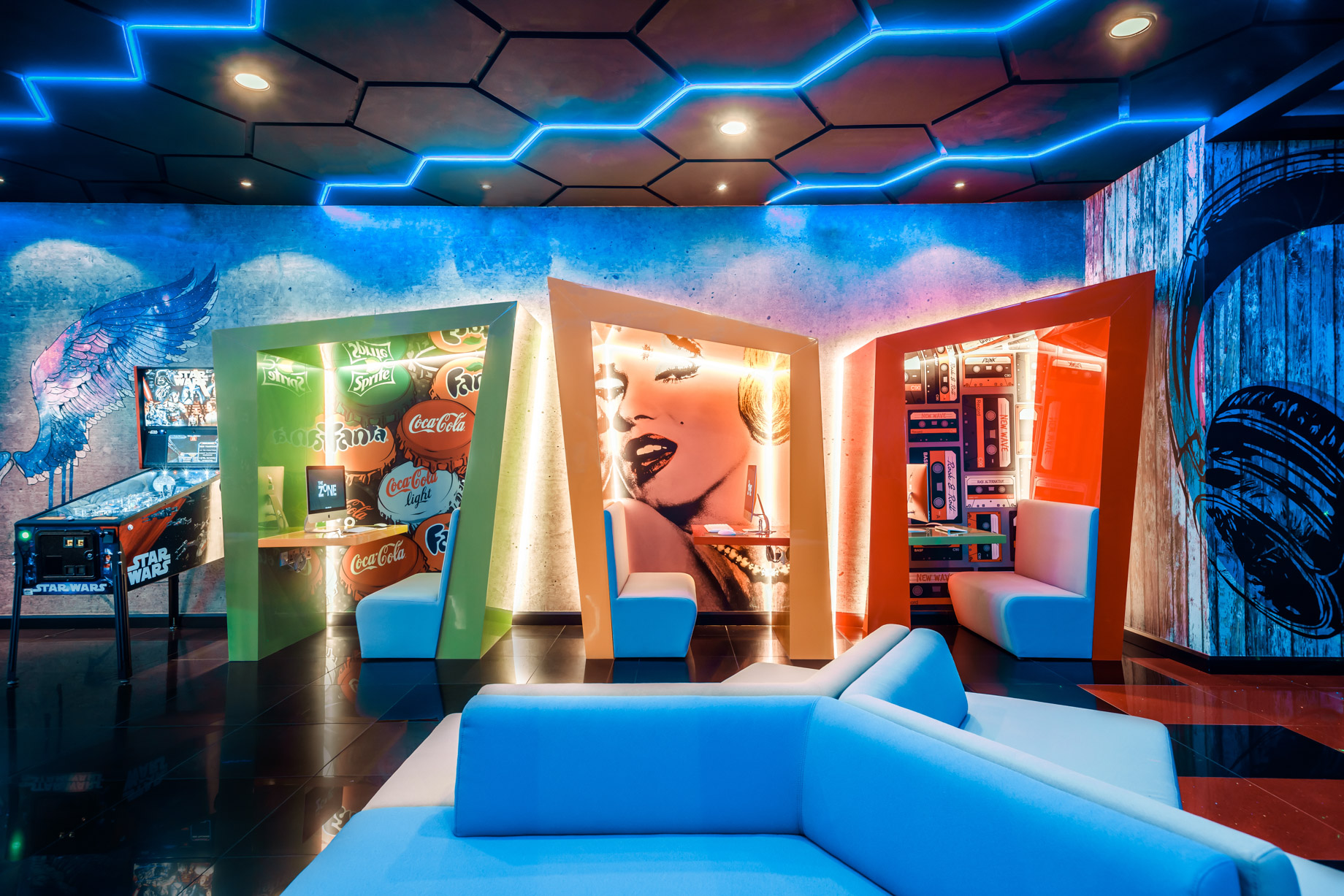 Atlantis The Palm Resort - Crescent Rd, Dubai, UAE - The Zone