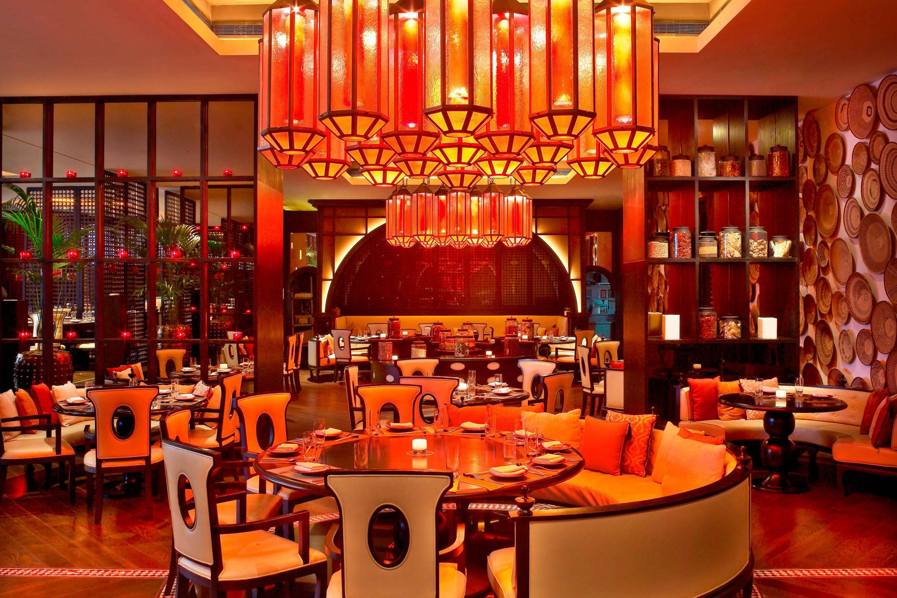 W Doha Hotel – Doha, Qatar – Spice Market Restaurant Tables