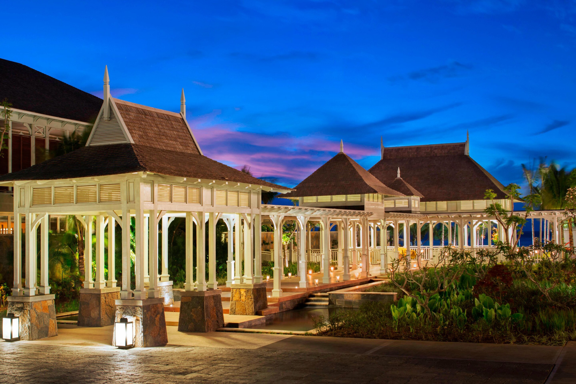 JW Marriott Mauritius Resort – Mauritius – Welcome Pavilion at Night