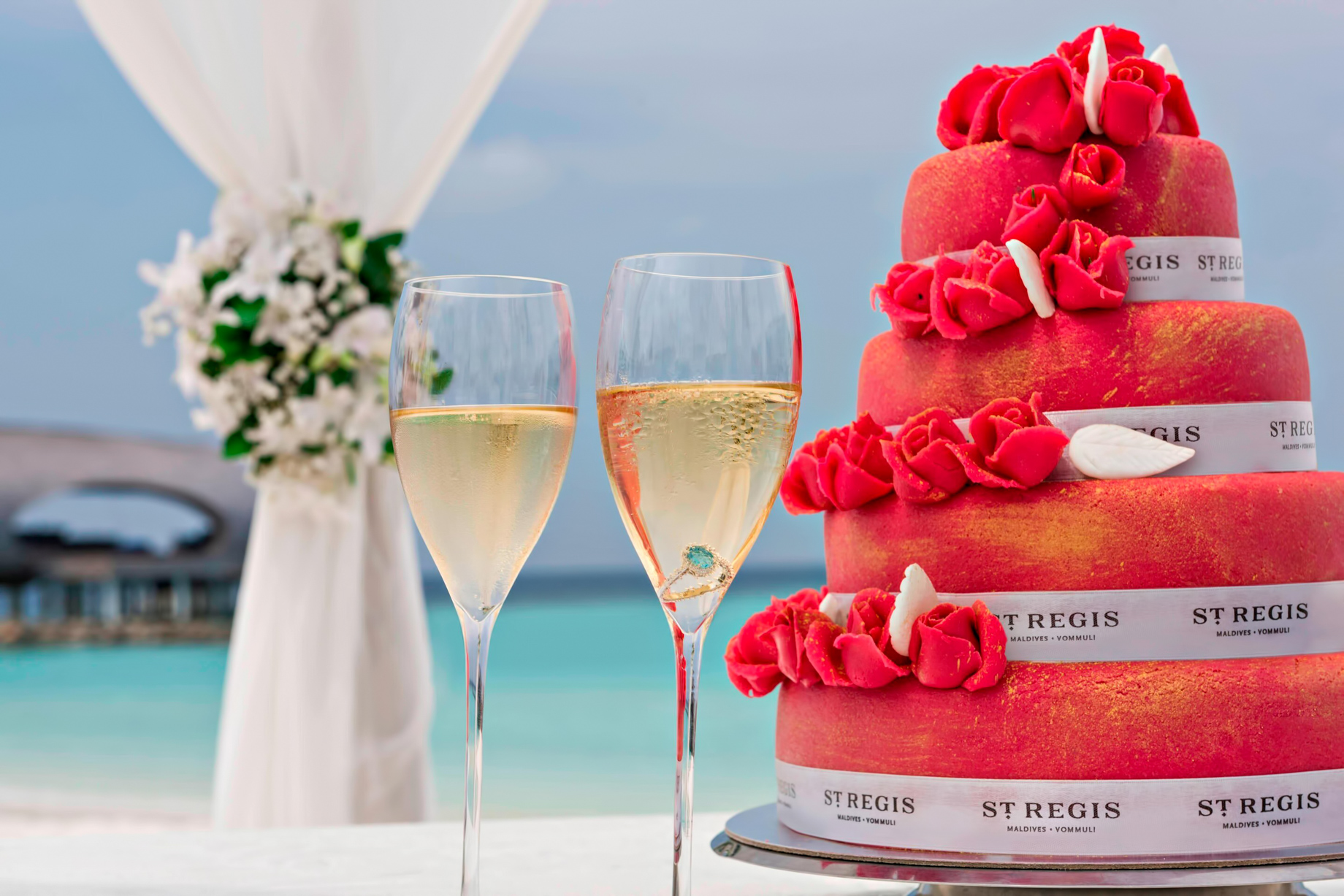 The St. Regis Maldives Vommuli Resort – Dhaalu Atoll, Maldives – Wedding Cake
