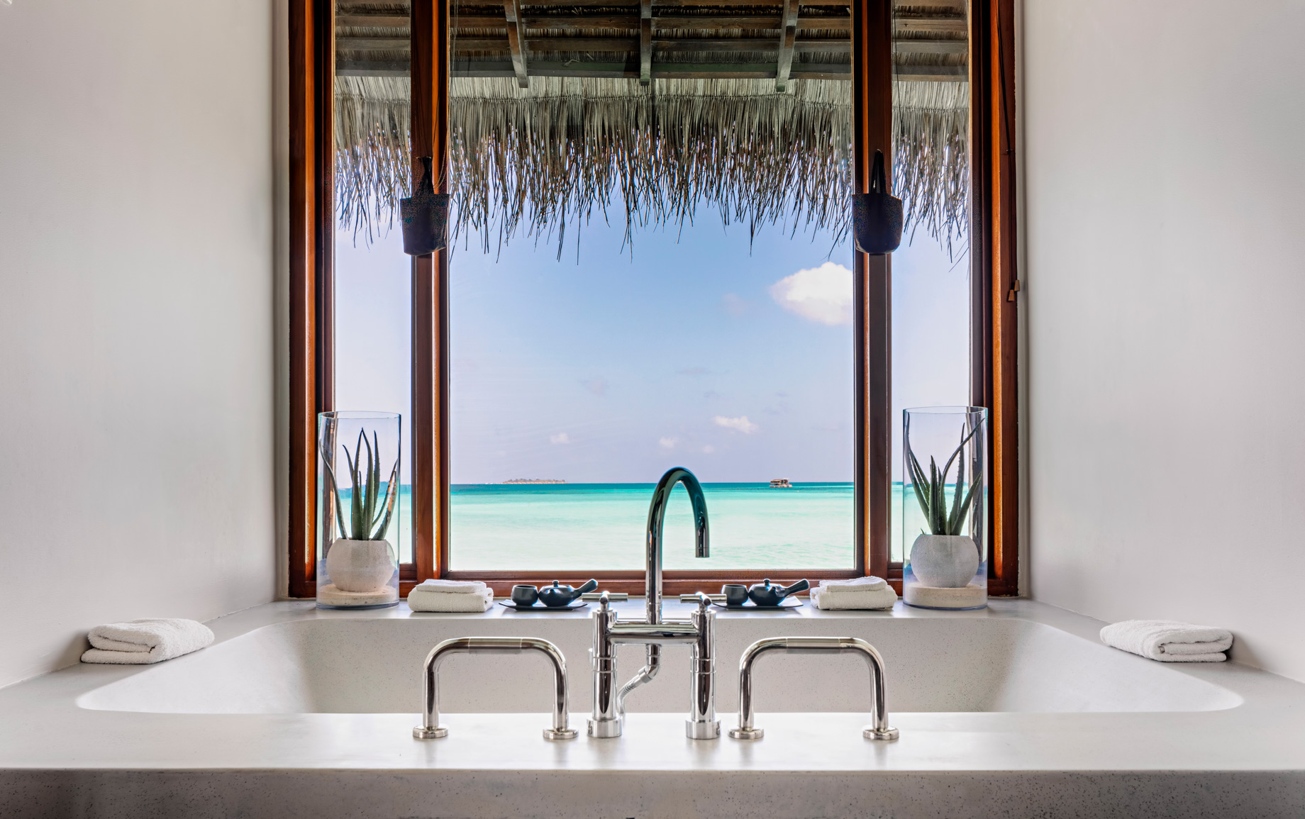 One&Only Reethi Rah Resort – North Male Atoll, Maldives – Wellness Spa Double Treatment Room Bath