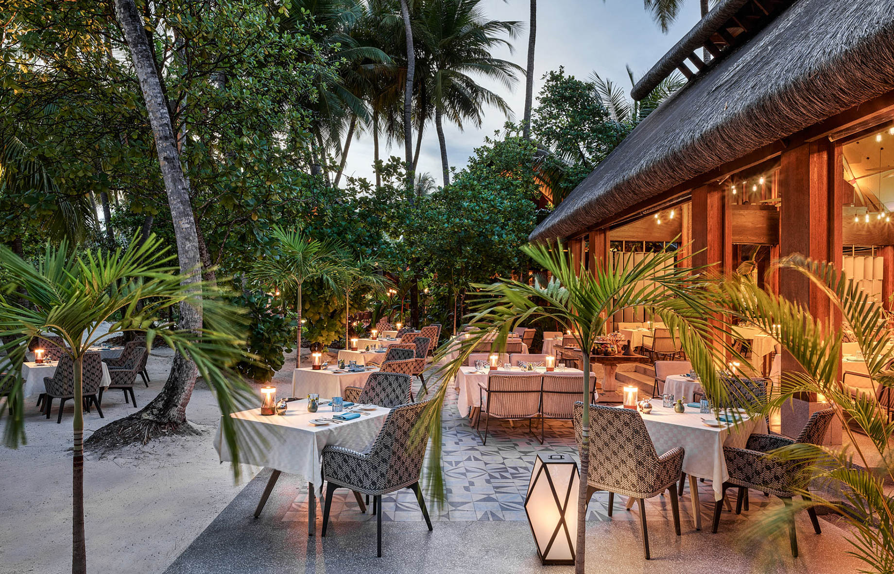 JOALI Maldives Resort - Muravandhoo Island, Maldives - Vandhoo Restaurant Maldives