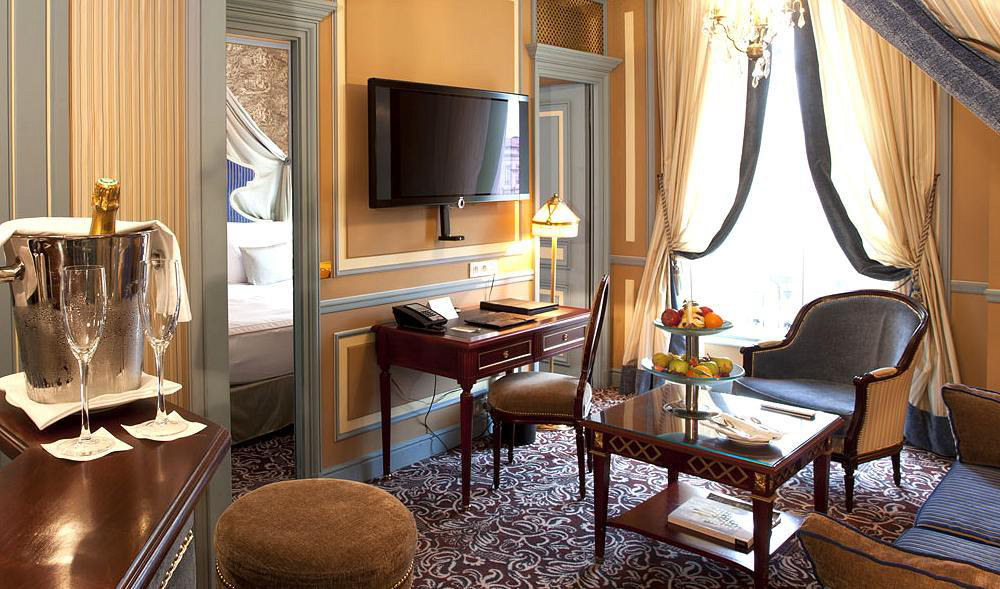 InterContinental Bordeaux Le Grand Hotel - Bordeaux, France - Guest Room