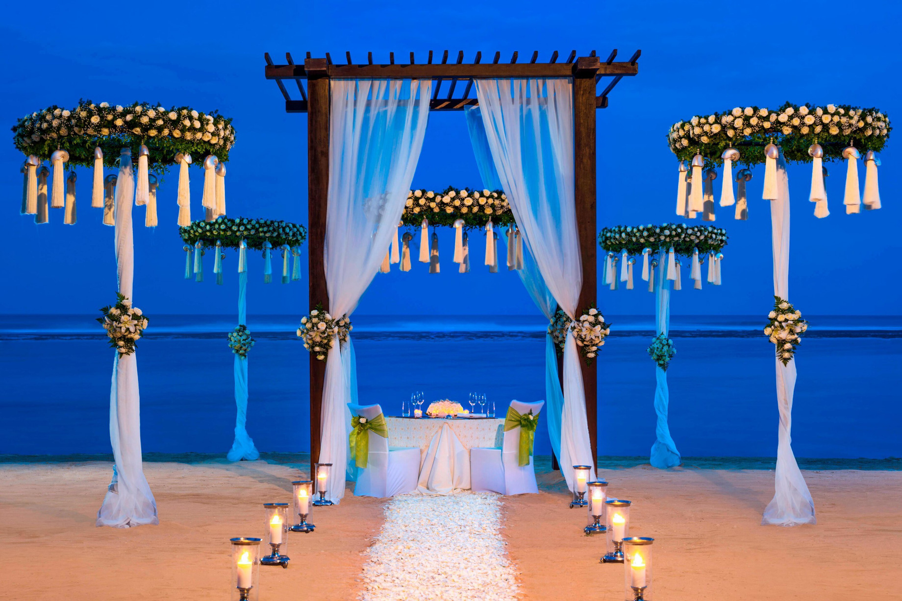 The St. Regis Bali Resort – Bali, Indonesia – Romantic Wedding Dinner on Strand Villa Beach