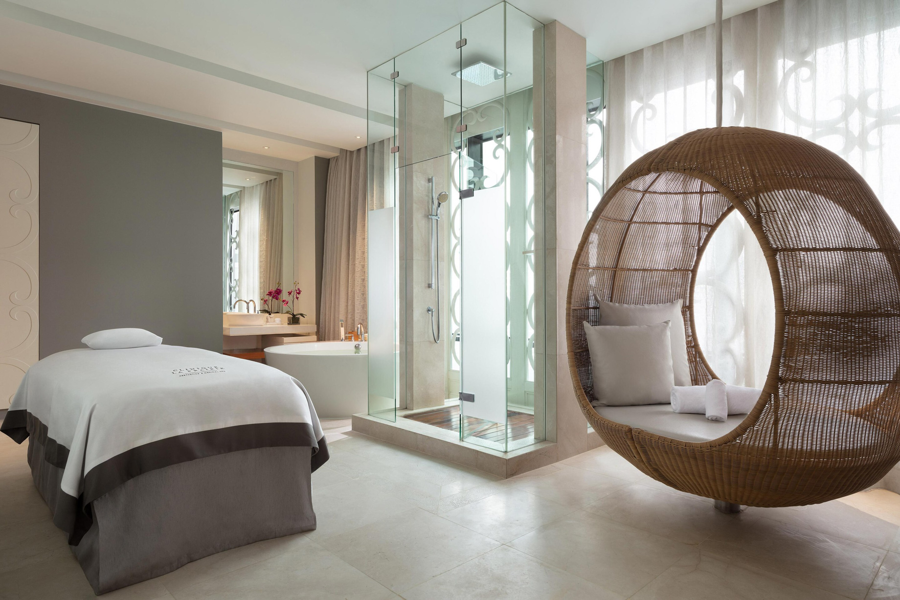 The St. Regis Bangkok Hotel – Bangkok, Thailand – Clinique La Prairie Treatment Room