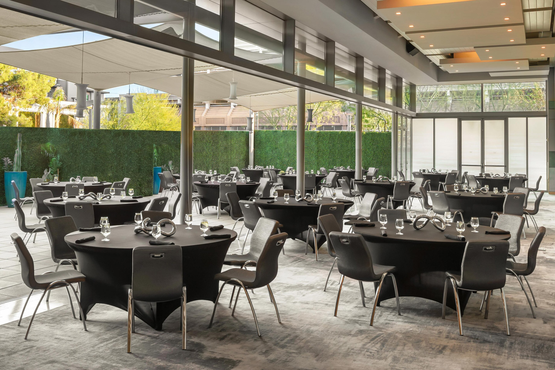 W Scottsdale Hotel – Scottsdale, AZ, USA – Social Mingle Table Setting