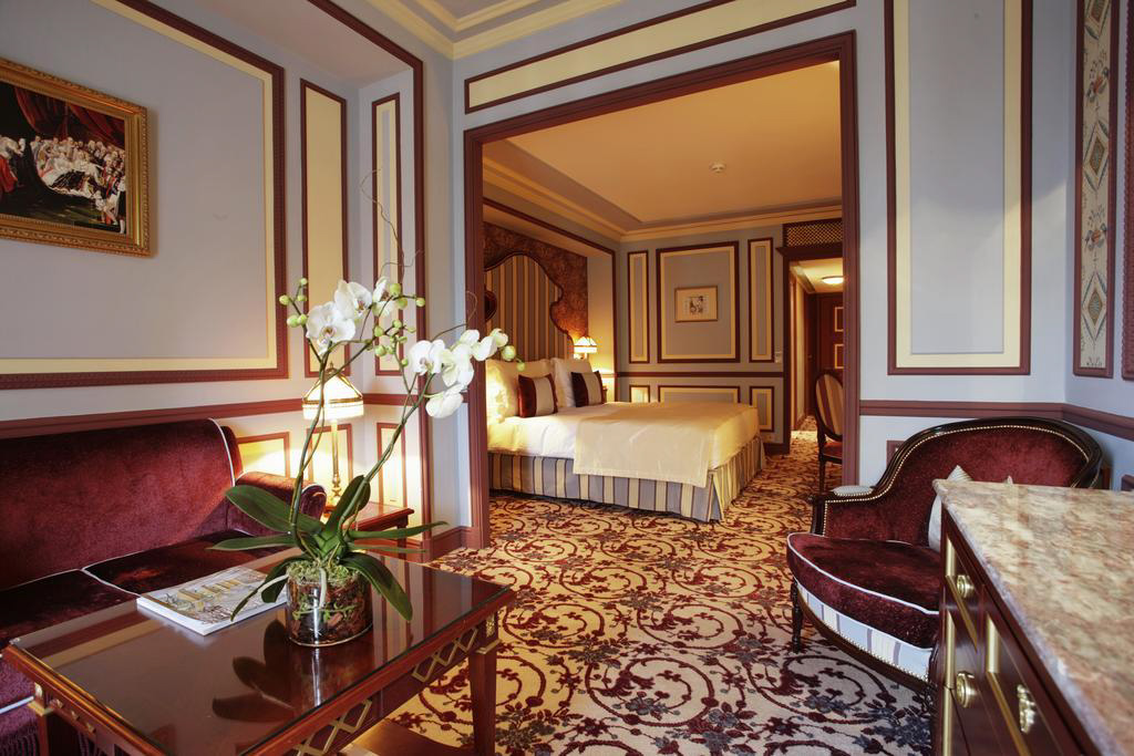 InterContinental Bordeaux Le Grand Hotel - Bordeaux, France - Guest Suite