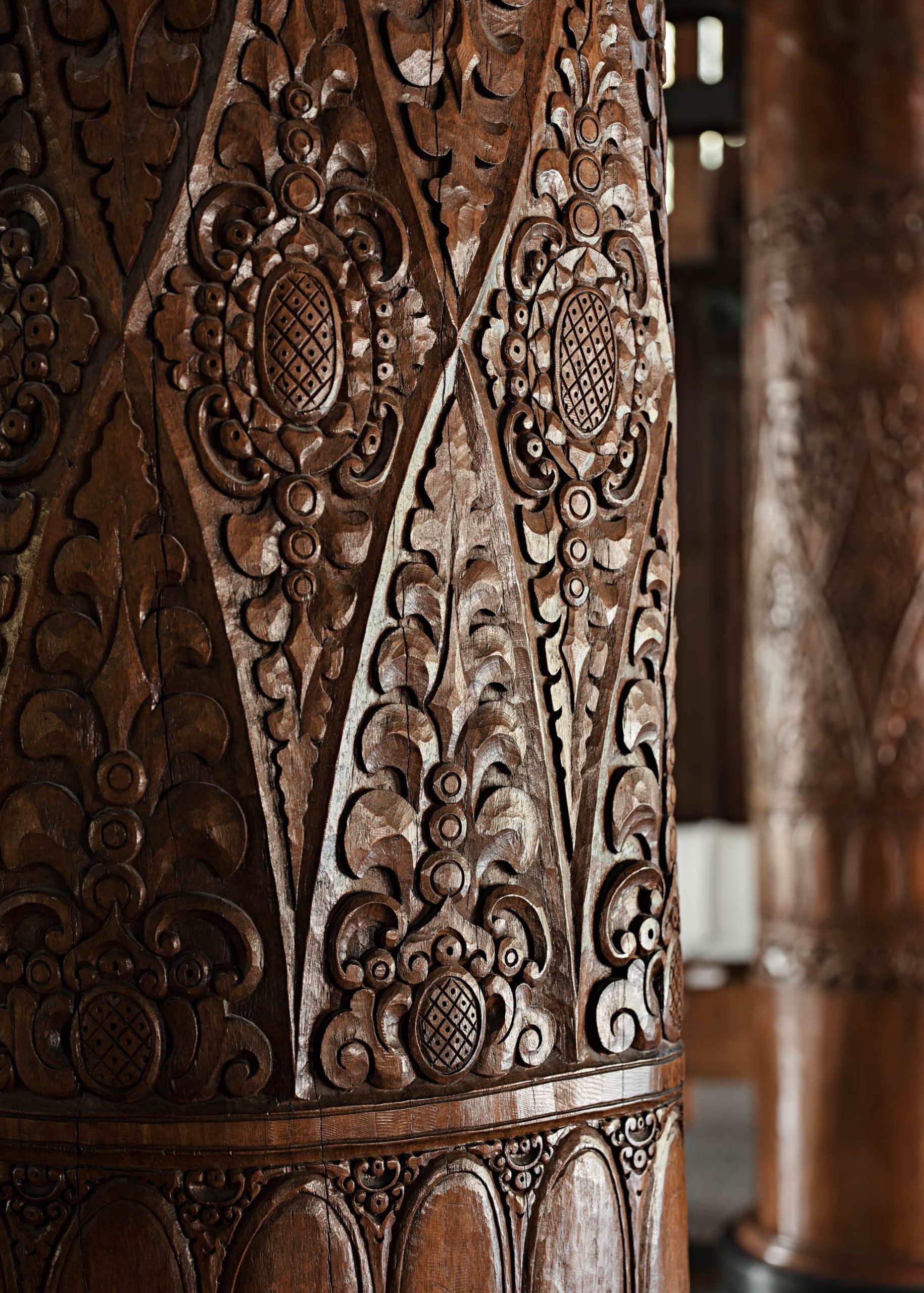 One&Only Reethi Rah Resort – North Male Atoll, Maldives – Reception Pillar Wood Carving