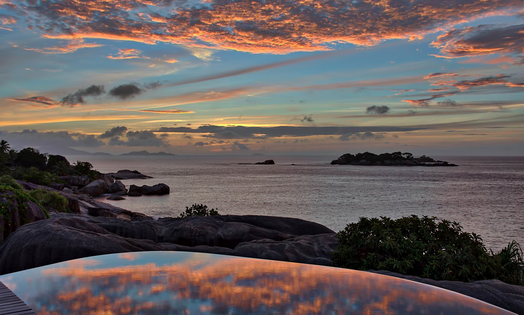 Six Senses Zil Pasyon Resort – Felicite Island, Seychelles – Spa Pool Sunset