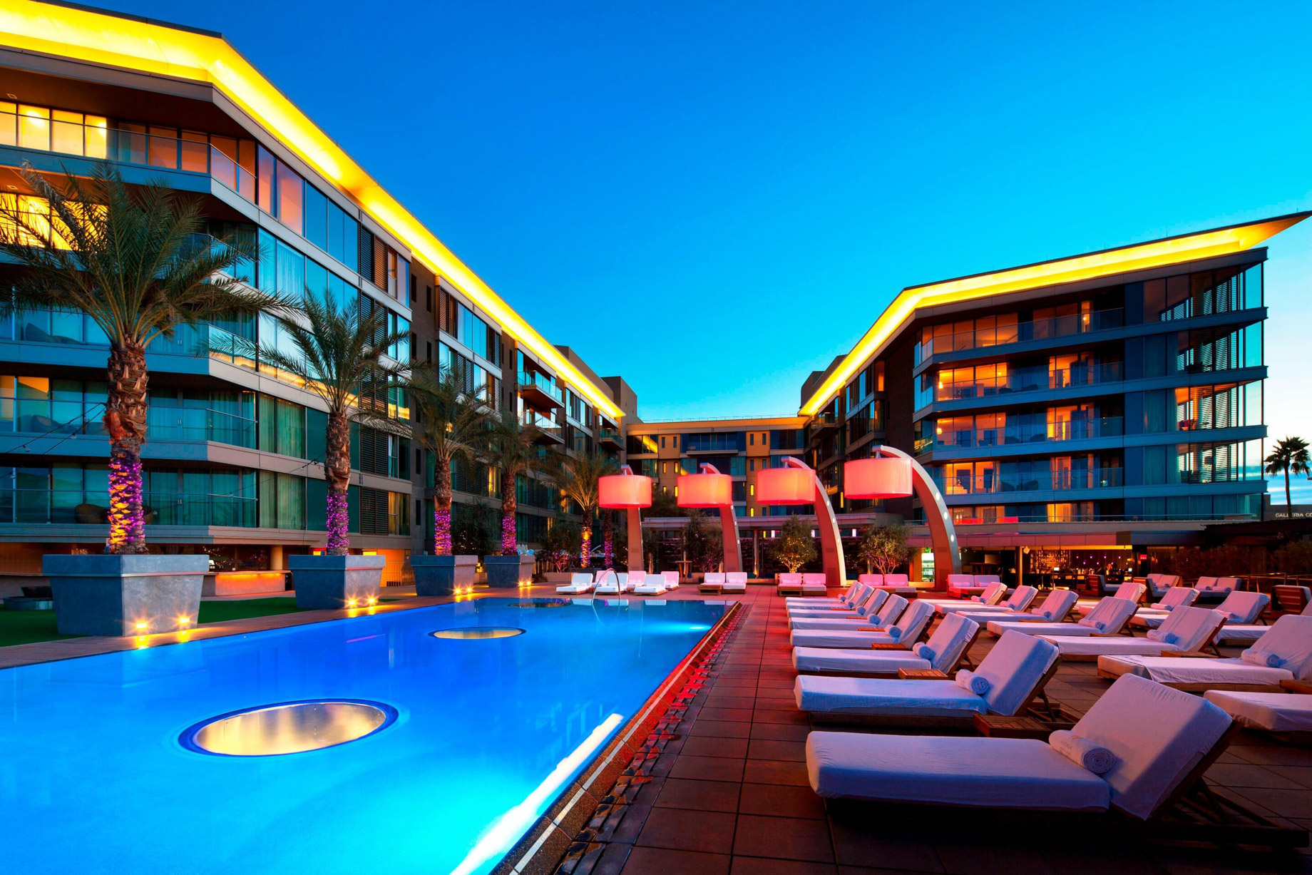 W Scottsdale Hotel – Scottsdale, AZ, USA – WET Deck Night