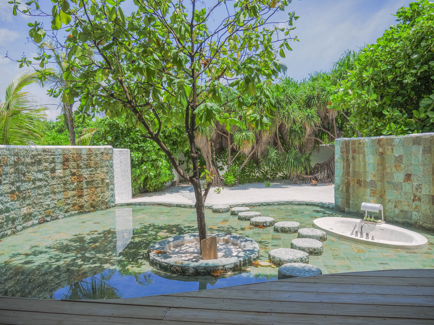 Soneva Jani Resort – Noonu Atoll, Medhufaru, Maldives – 4 Bedroom Island Reserve Villa Exterior Soaker Tub