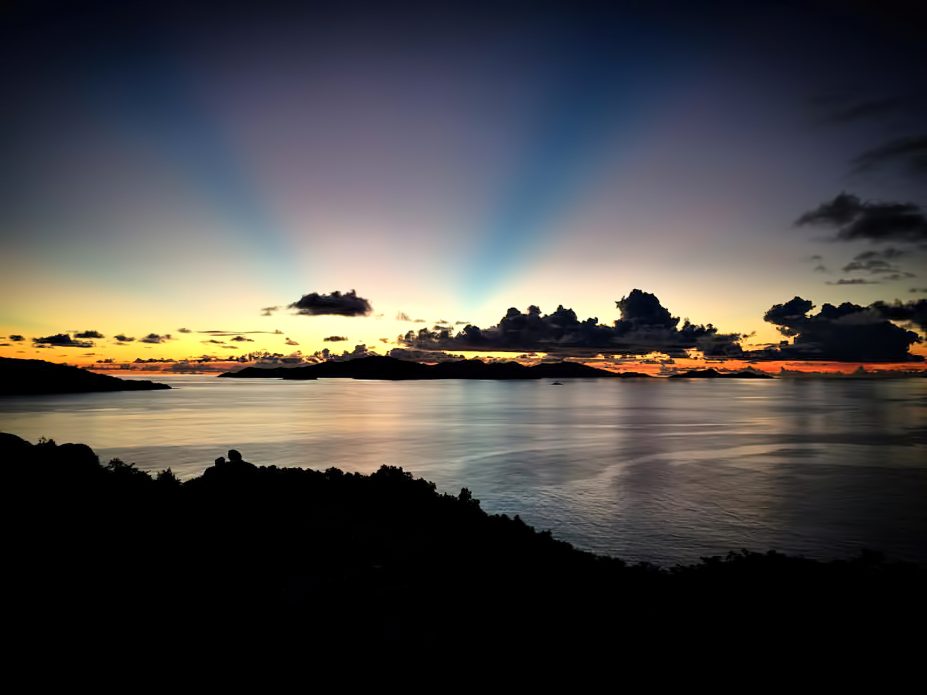 Six Senses Zil Pasyon Resort - Felicite Island, Seychelles - Oceanview Sunset Rays