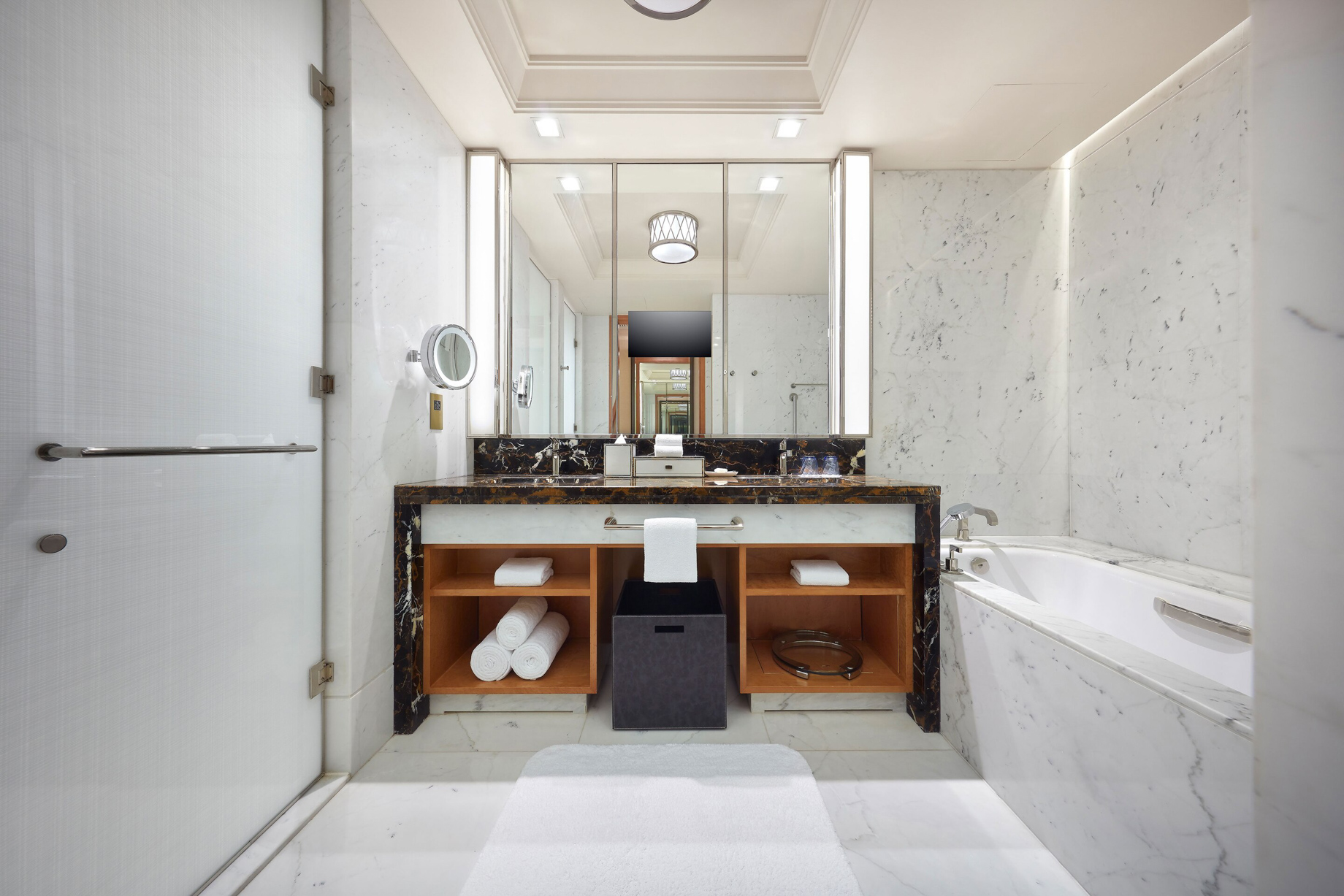 The St. Regis Macao Hotel – Cotai, Macau SAR, China – Deluxe Guest Bathroom