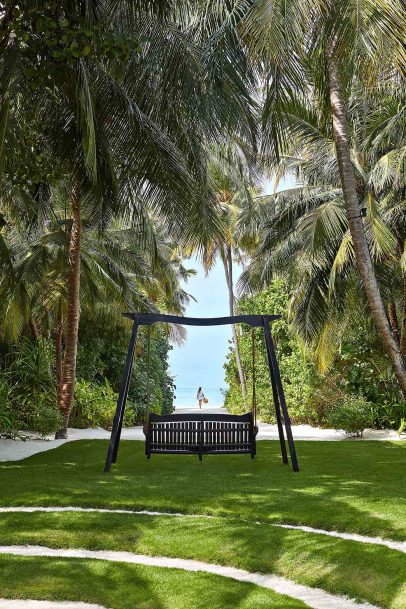One&Only Reethi Rah Resort - North Male Atoll, Maldives - Relaxation Lawn Bench