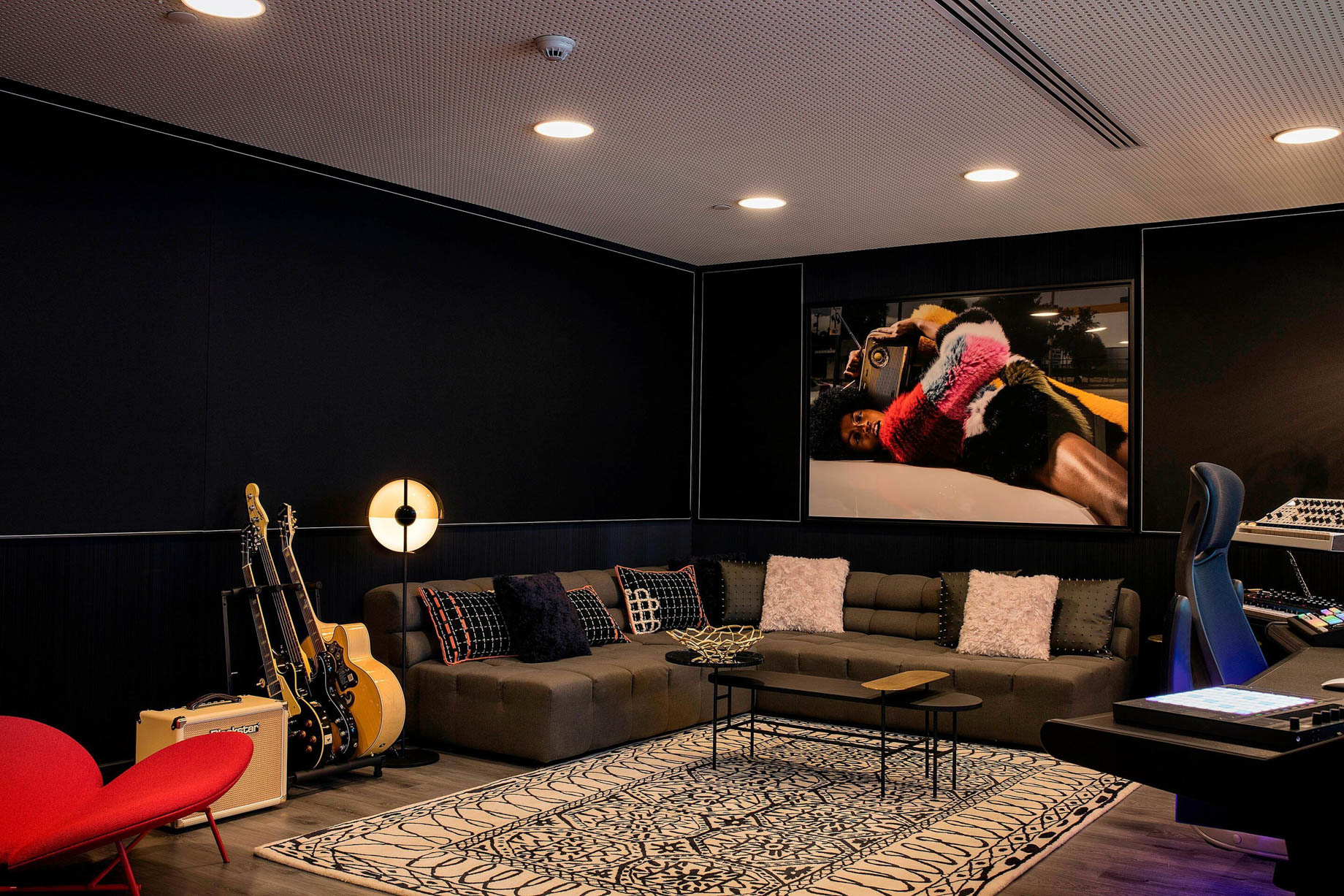 W Barcelona Hotel - Barcelona, Spain - W Sound Suite Couch