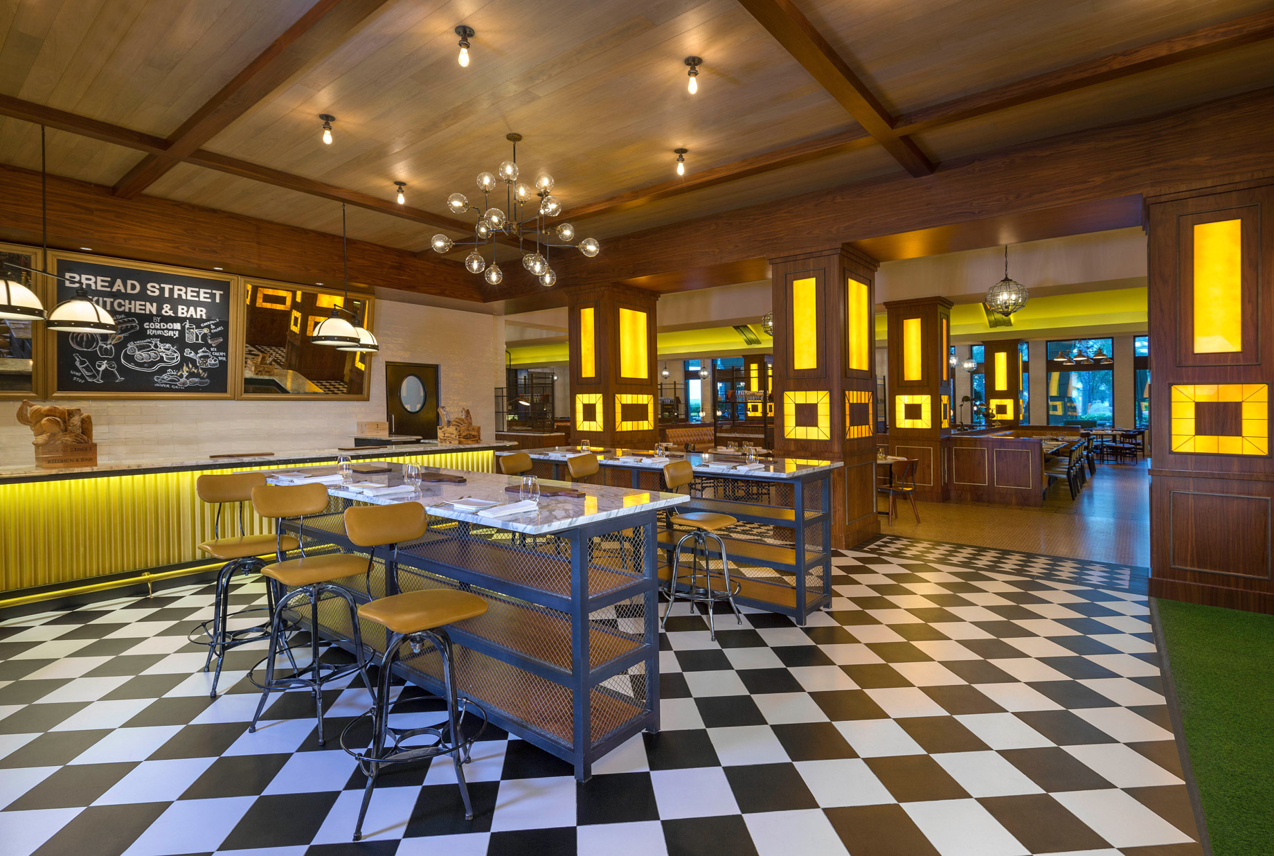 Atlantis The Palm Resort – Crescent Rd, Dubai, UAE – Gordon Ramsey Bread Street Kitchen and Bar