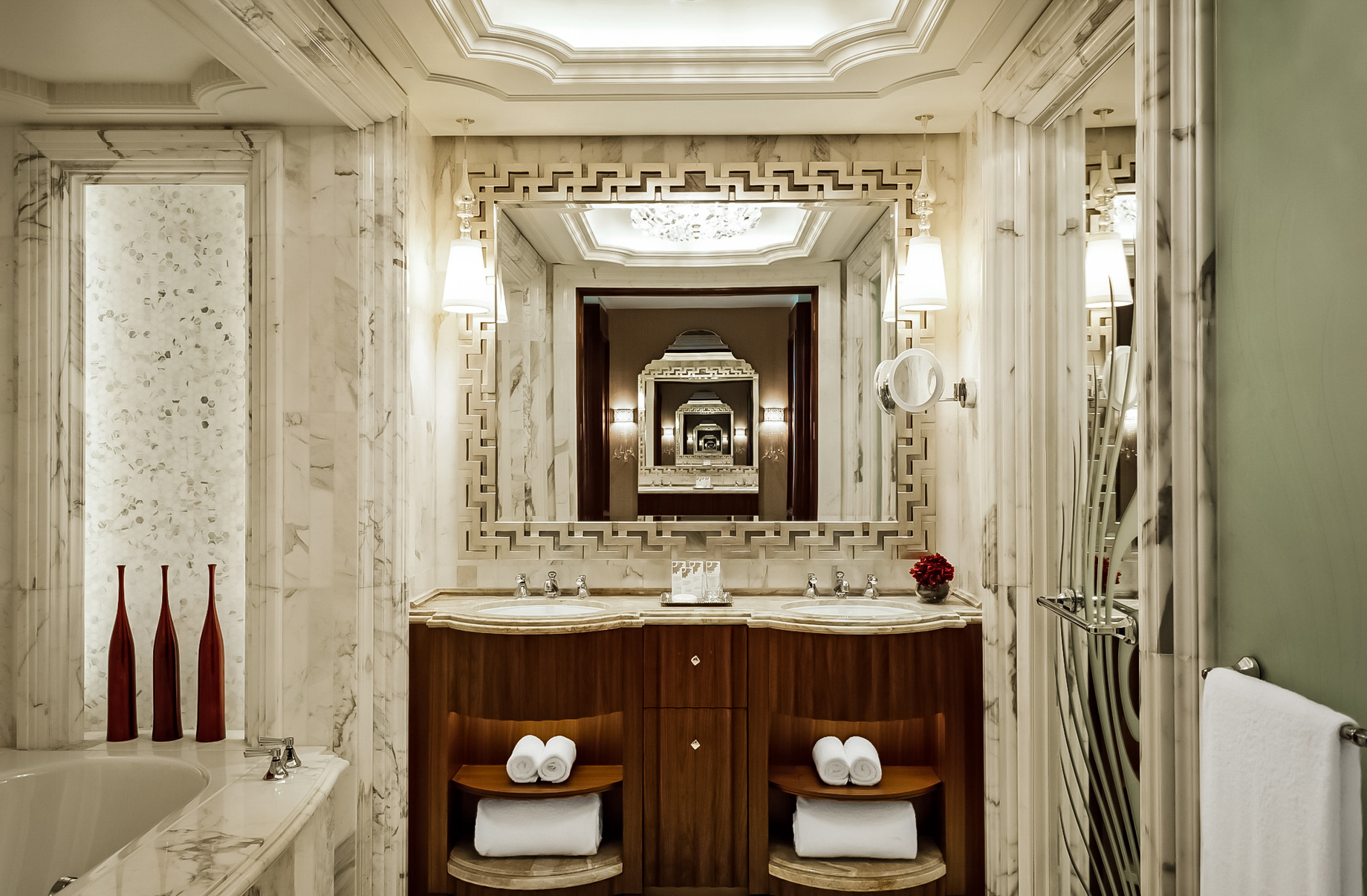 The St. Regis Abu Dhabi Hotel – Abu Dhabi, United Arab Emirates – Luxury Guest Bathroom