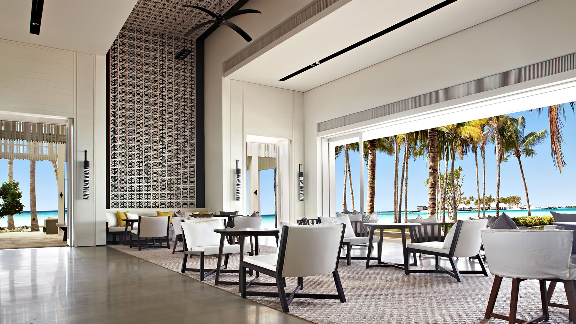 Cheval Blanc Randheli Resort – Noonu Atoll, Maldives – White Bar