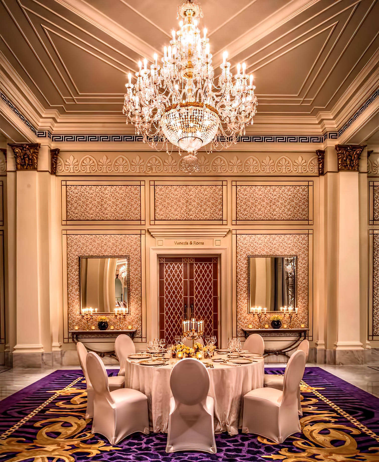 Palazzo Versace Dubai Hotel - Jaddaf Waterfront, Dubai, UAE - Elegant Dining