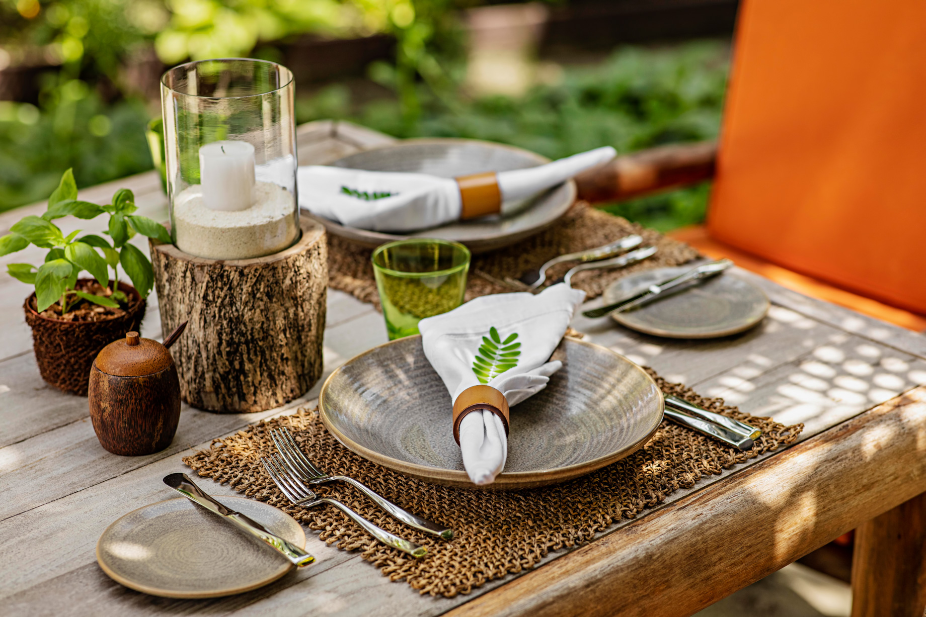 One&Only Reethi Rah Resort - North Male Atoll, Maldives - Botanica Restaurant Table Setting
