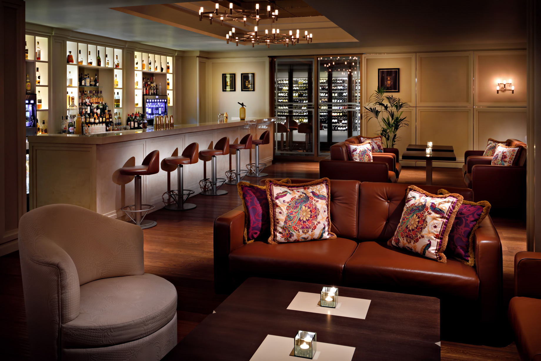 Palazzo Versace Dubai Hotel – Jaddaf Waterfront, Dubai, UAE – La Vita Bar