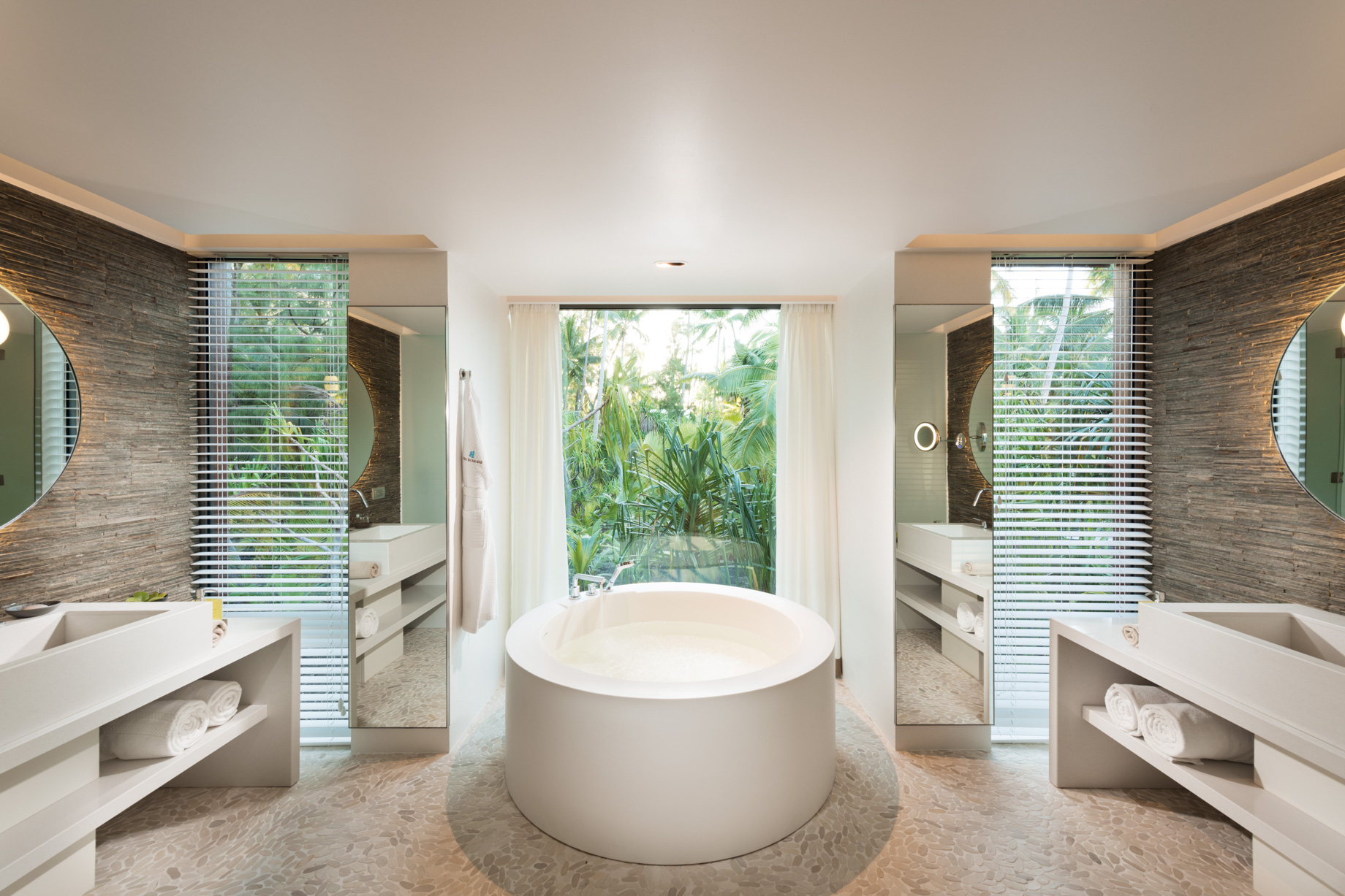 The Brando Resort - Tetiaroa Private Island, French Polynesia - The Brando Residence Bathroom Tub