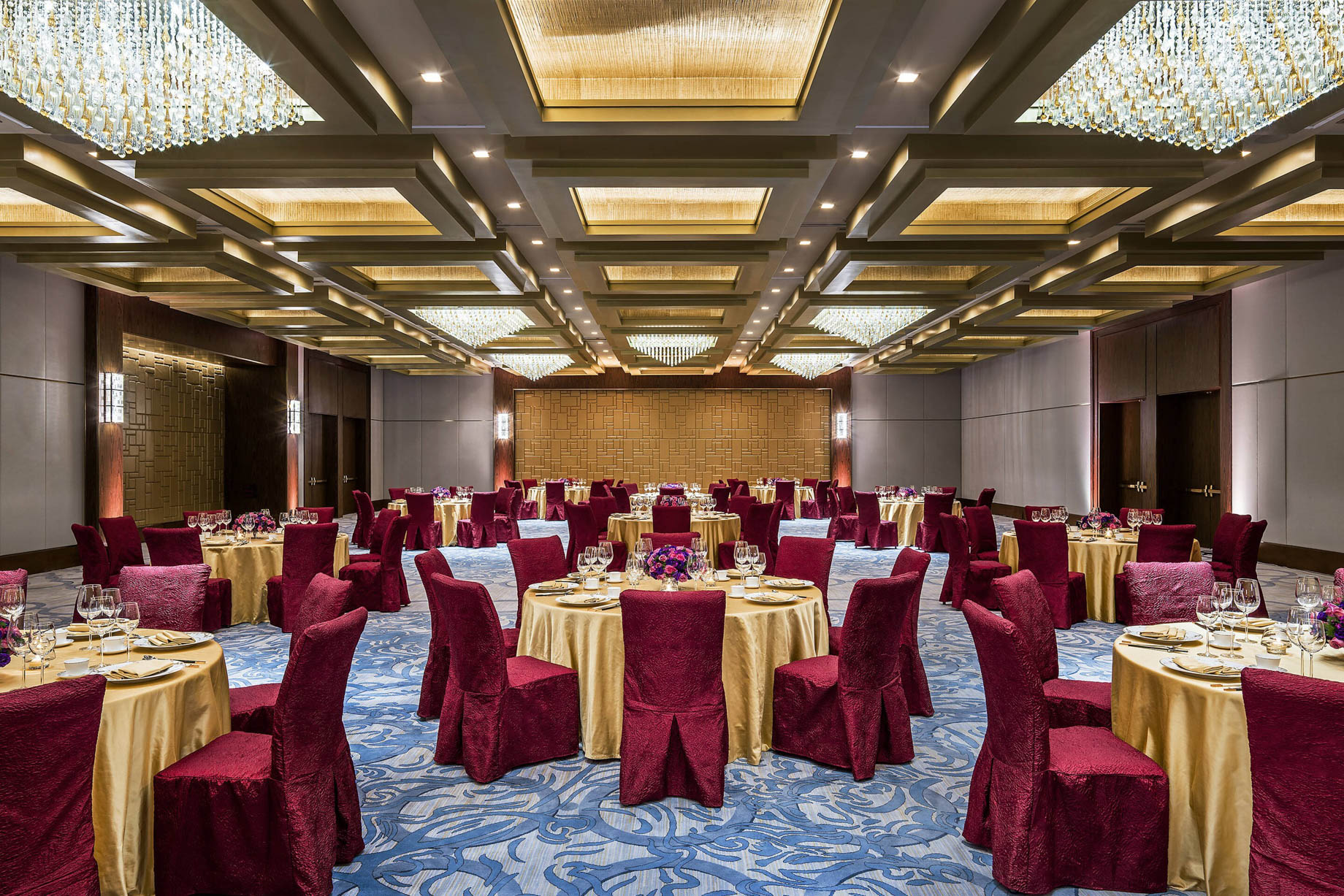 The St. Regis Macao Hotel – Cotai, Macau SAR, China – Astor Ballroom Chinese Wedding Banquet