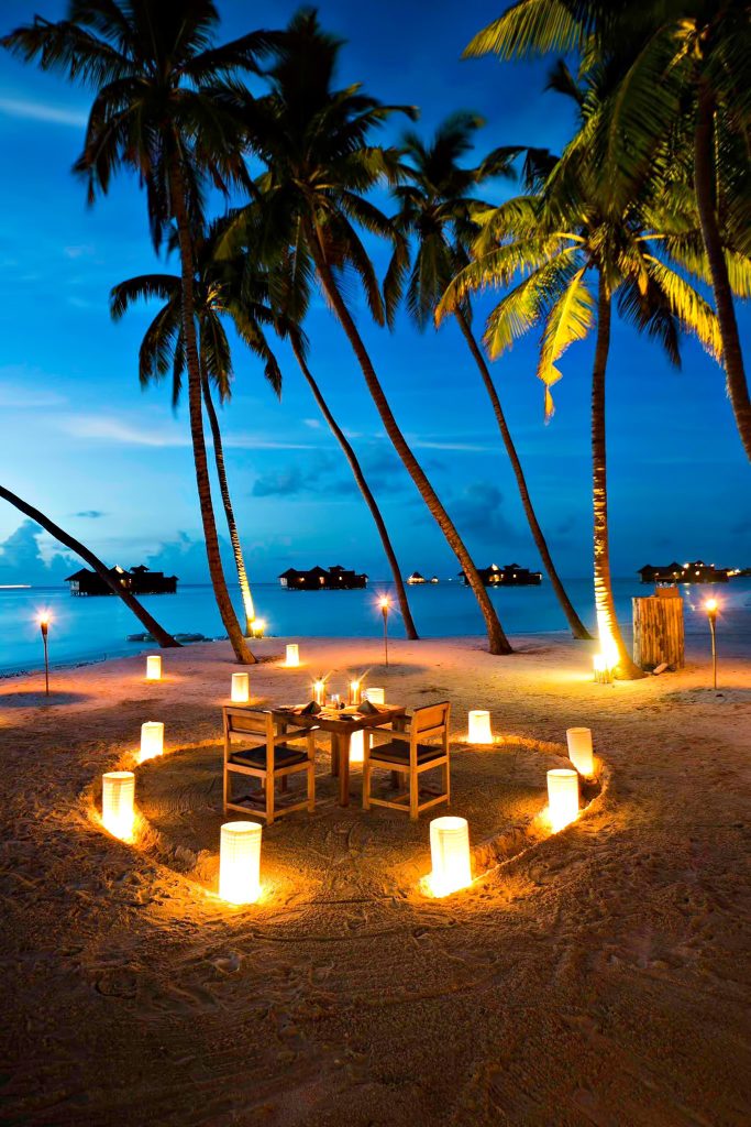 Gili Lankanfushi Resort - North Male Atoll, Maldives - Beach Heart Dining Table Sunset