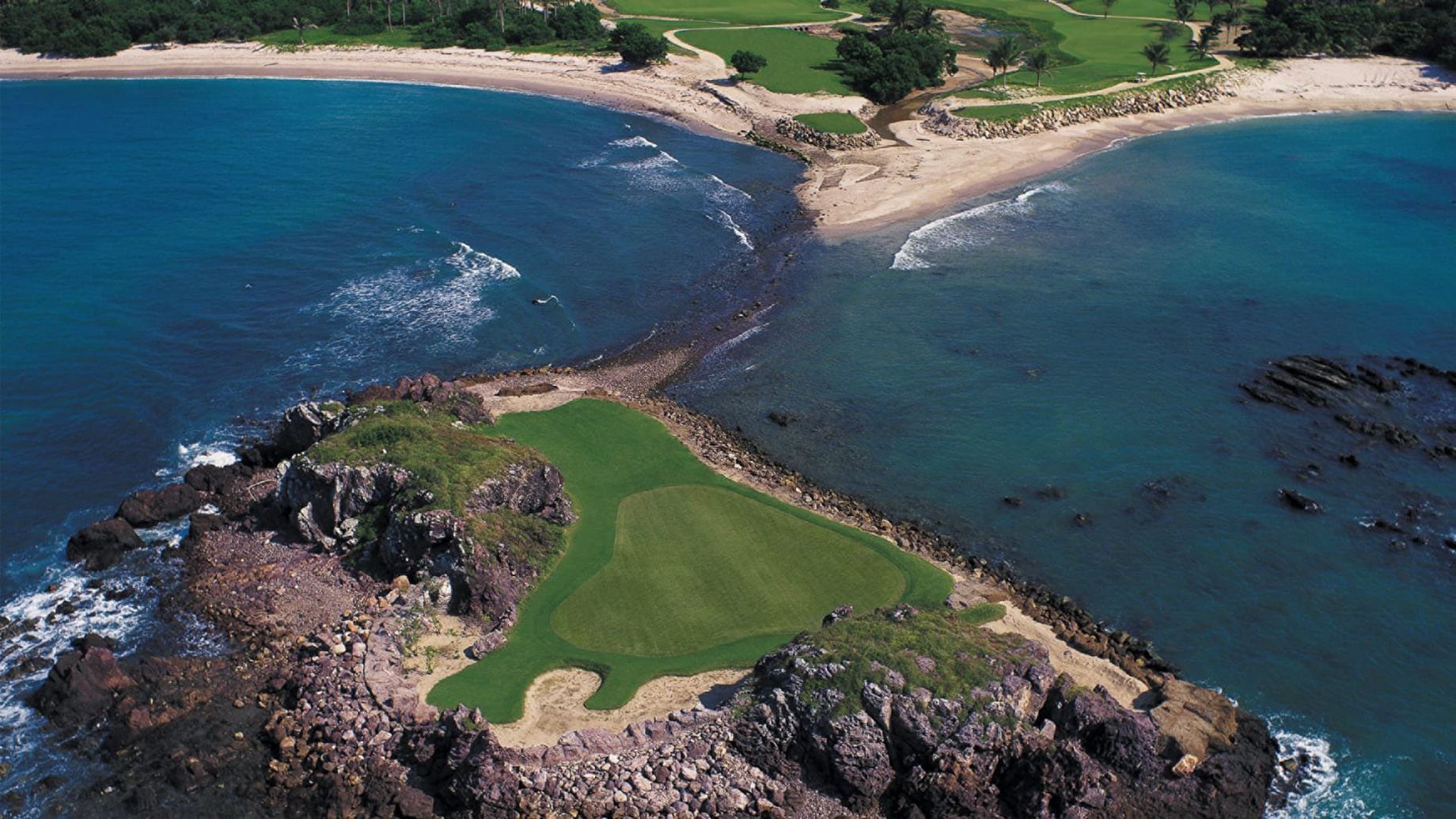 Four Seasons Resort Punta Mita – Nayarit, Mexico – Tail of the Whale Hole at the Pacifico Golf Course