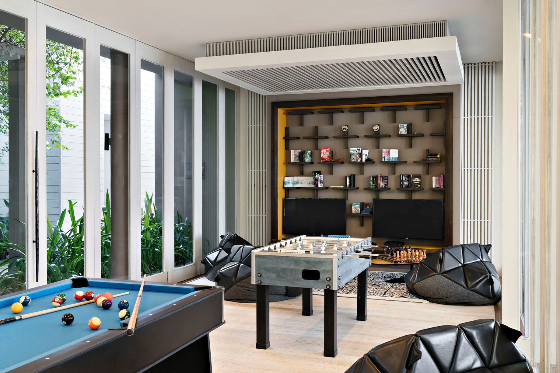 Cheval Blanc Randheli Resort - Noonu Atoll, Maldives - Entertainment Lounge