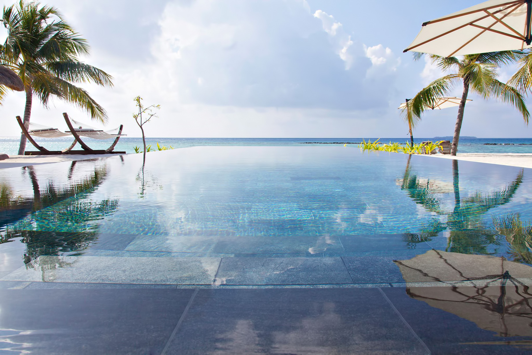 Cheval Blanc Randheli Resort – Noonu Atoll, Maldives – Private Island Beachfront Infinity Pool