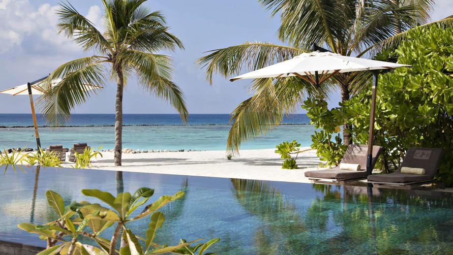 Cheval Blanc Randheli Resort - Noonu Atoll, Maldives - Beachfront Infinity Pool