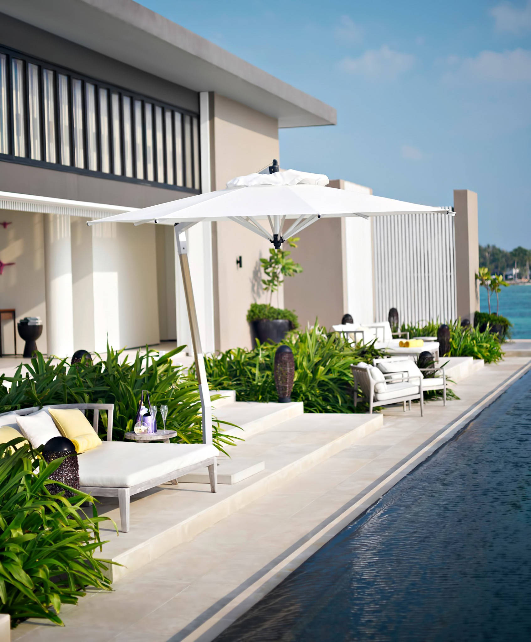 Cheval Blanc Randheli Resort – Noonu Atoll, Maldives – Island Villa Pool Deck
